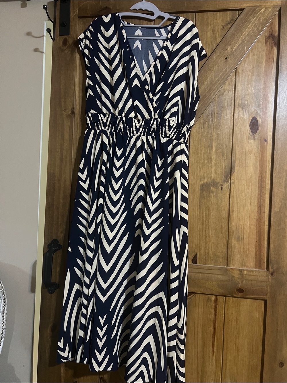 Navy and Cream V‑Neck Maxi Dress with Elastic Waist